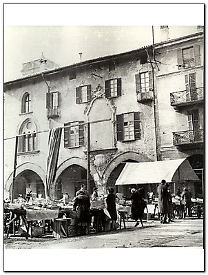 Scorci di un passato della città di Pavia Italy-6